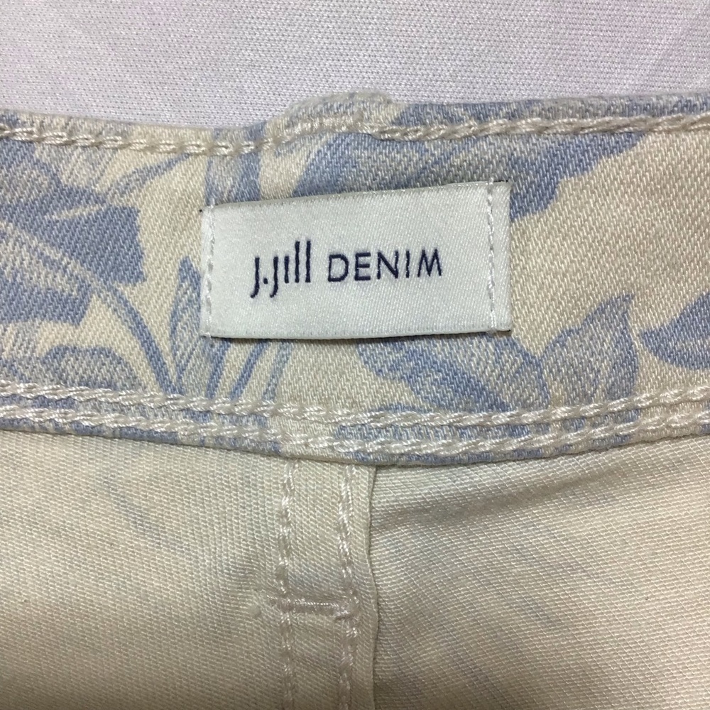 J. Jill Authentic Fit Slim Ankle Cream and Blue Floral Tropical Bird Jeans - Picture 4 of 10